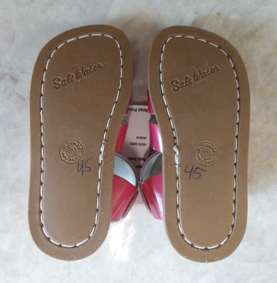NWT Salt Water Fuchsia Shiny Sandals 💗 - Picture 4 of 6